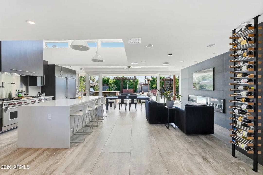 Real Estate Picture 6