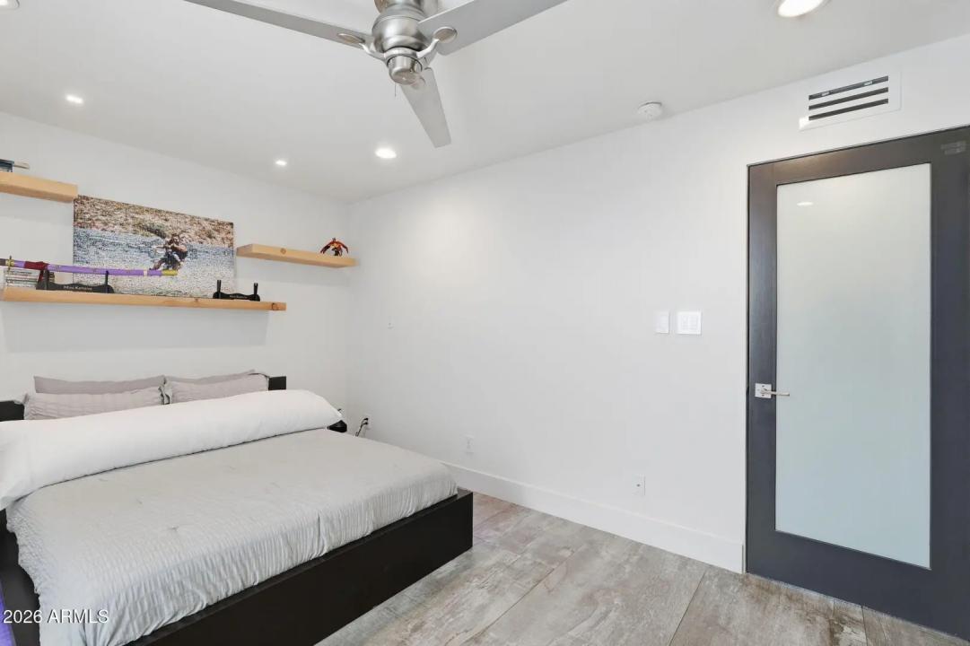 Real Estate Picture 26