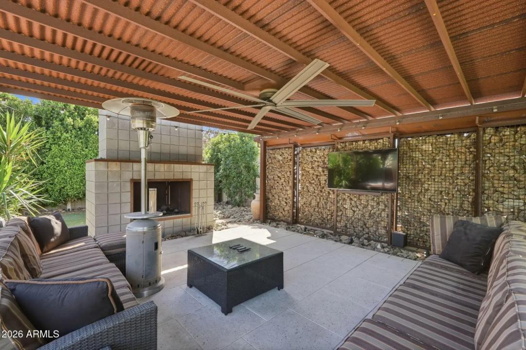 Real Estate Picture 17