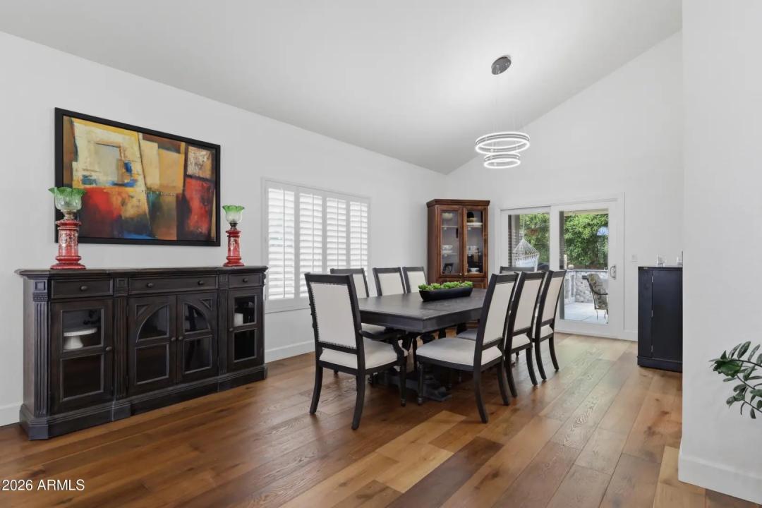 Real Estate Picture 8