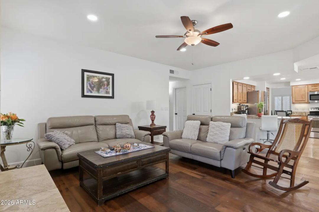 Real Estate Picture 15
