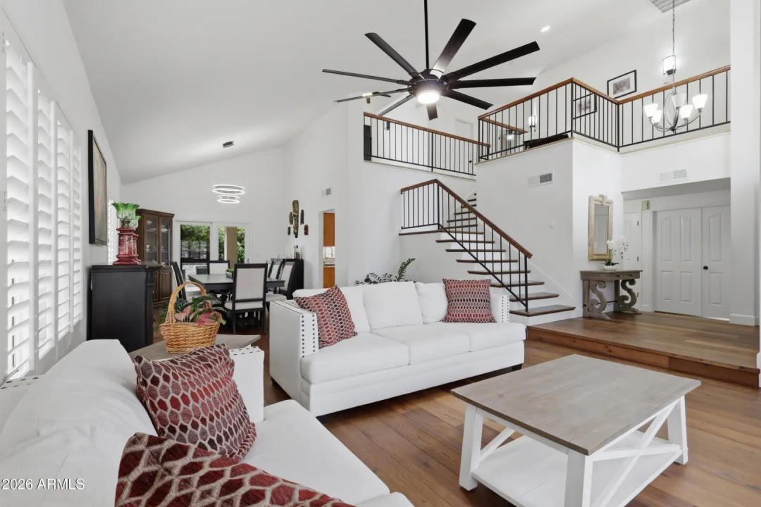Real Estate Picture 7