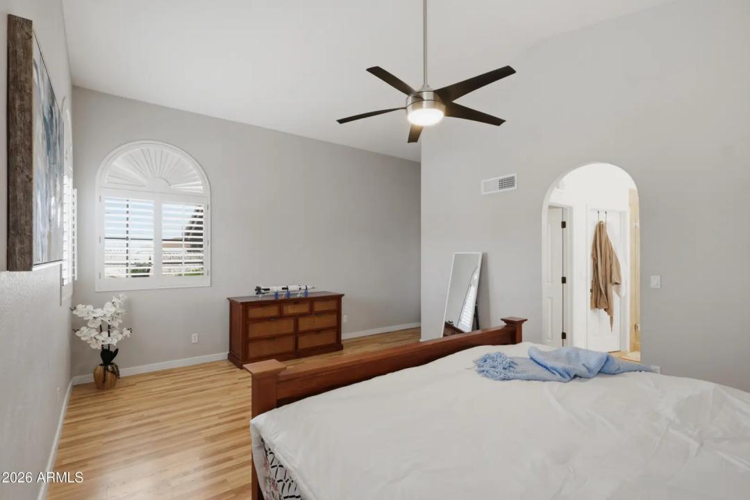 Real Estate Picture 24