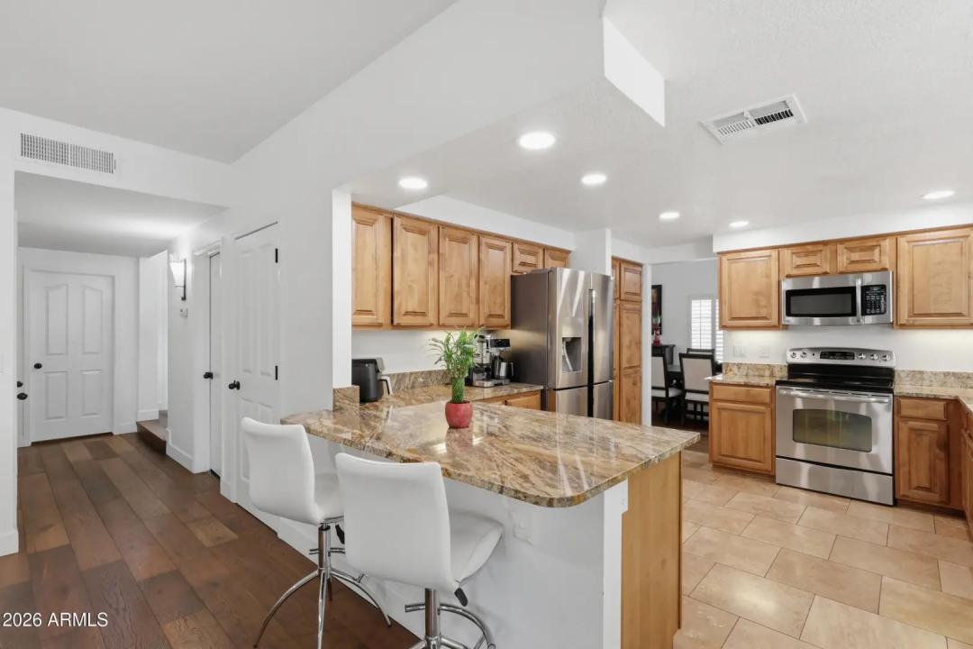 Real Estate Picture 14