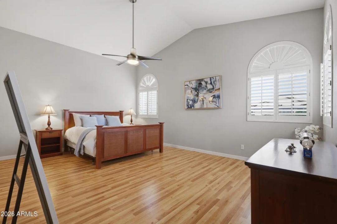 Real Estate Picture 23