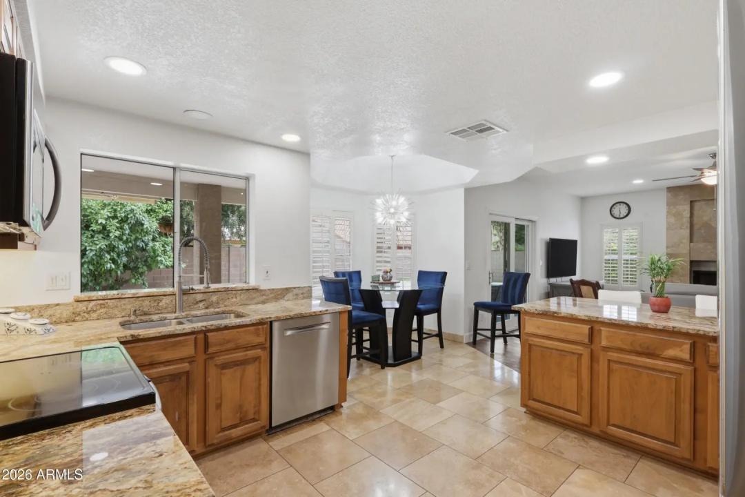 Real Estate Picture 10