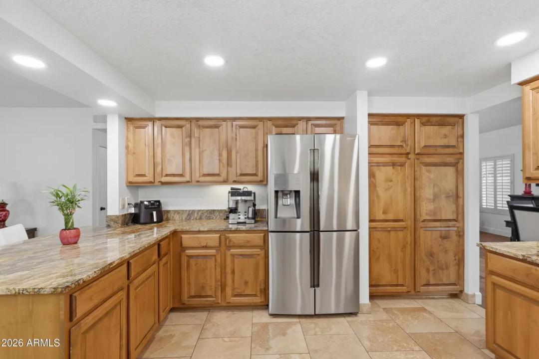 Real Estate Picture 11