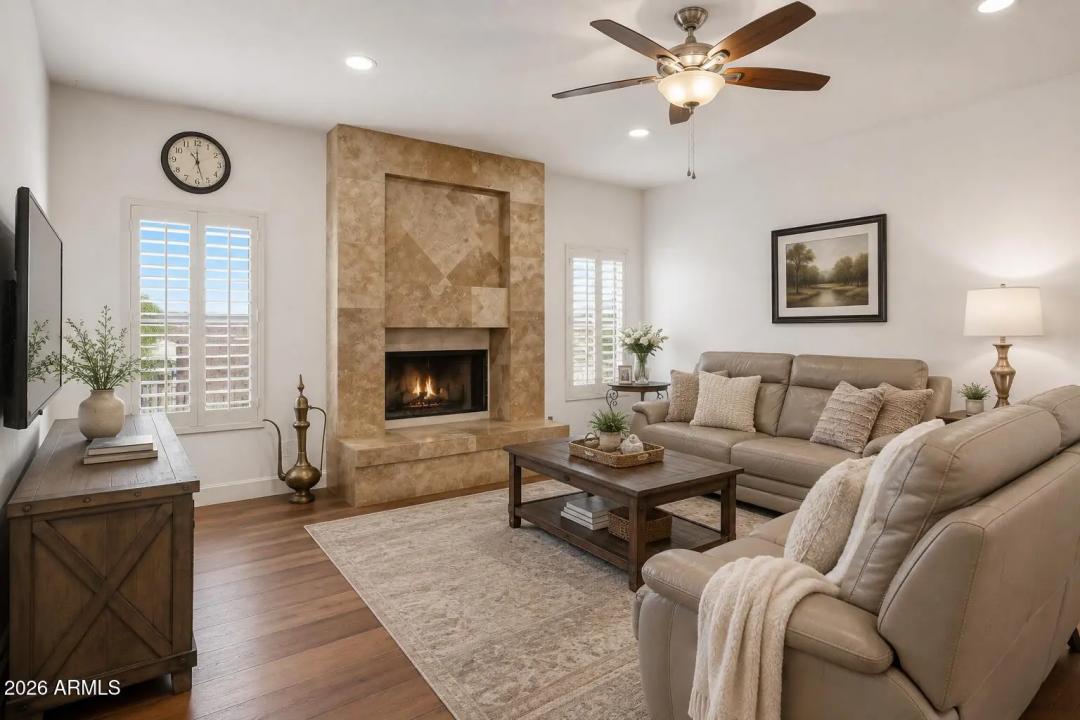 Real Estate Picture 16