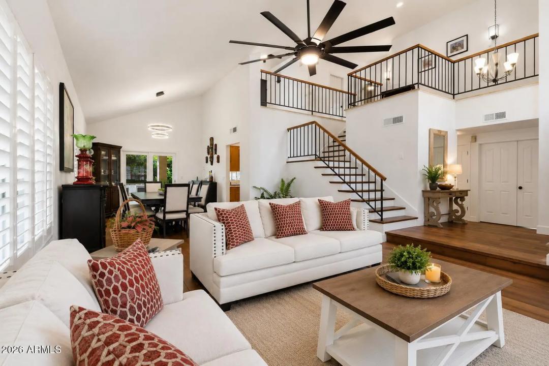 Real Estate Picture 7