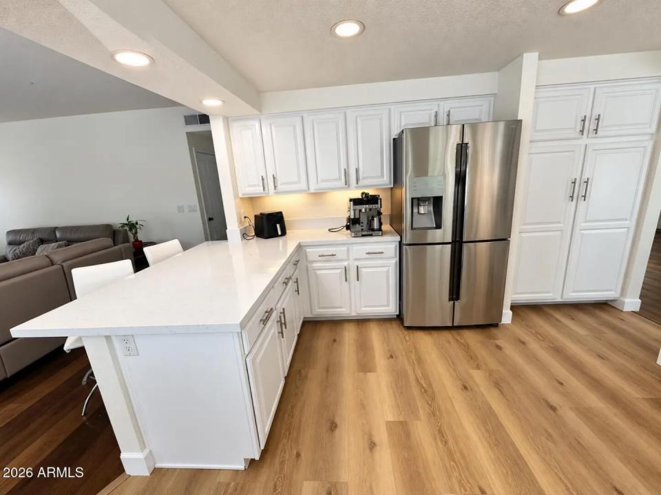 Real Estate Picture 11