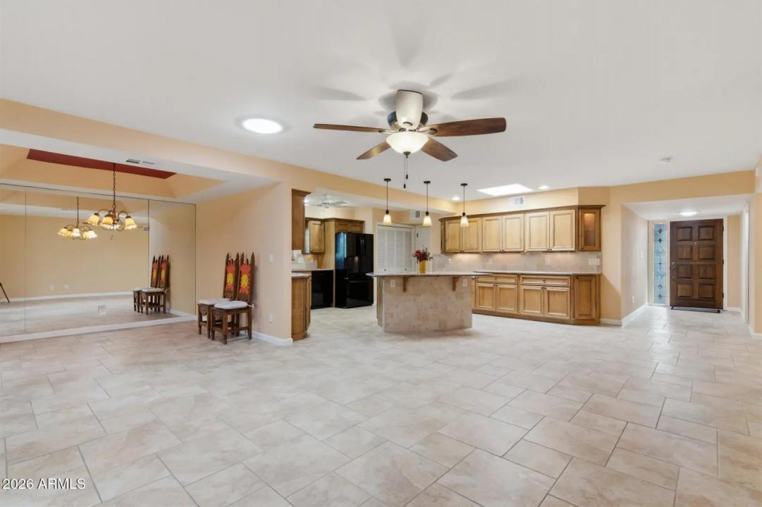 Real Estate Picture 5