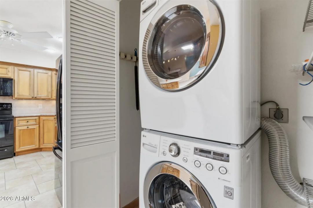 Real Estate Picture 13