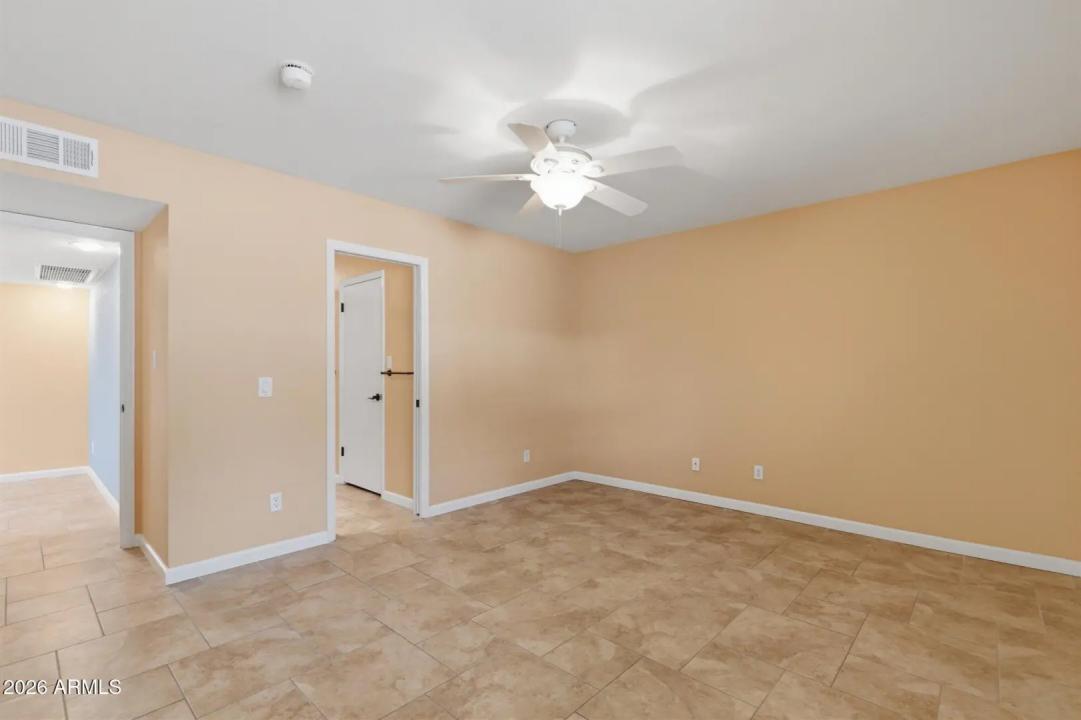 Real Estate Picture 14