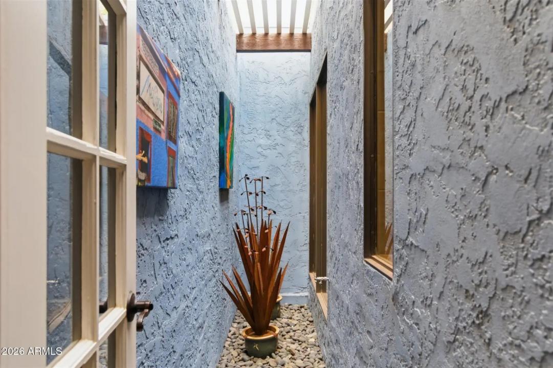 Real Estate Picture 25