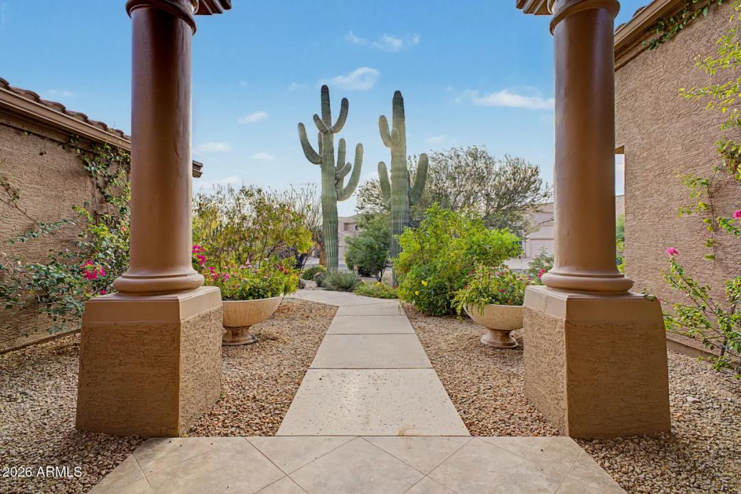 Real Estate Picture 4