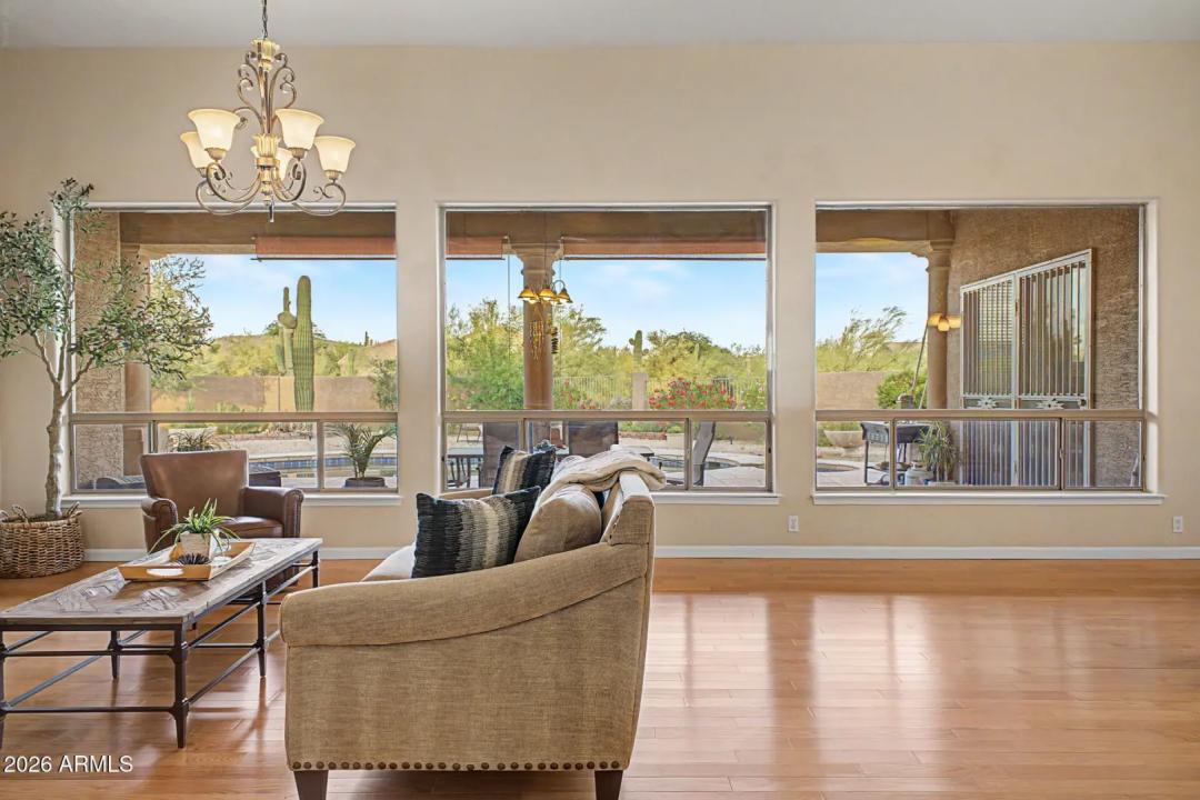 Real Estate Picture 12