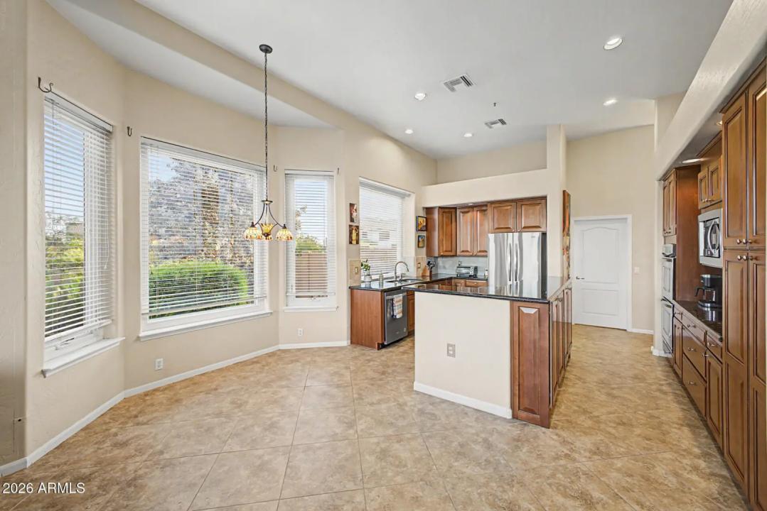 Real Estate Picture 16