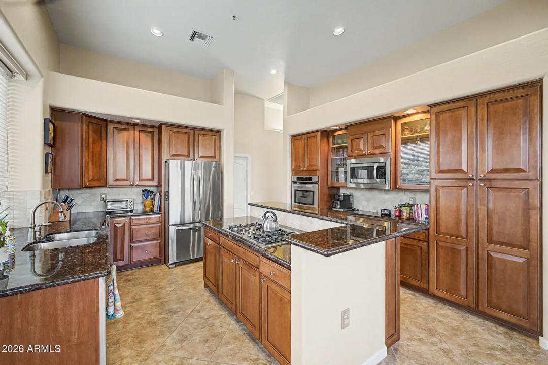 Real Estate Picture 17