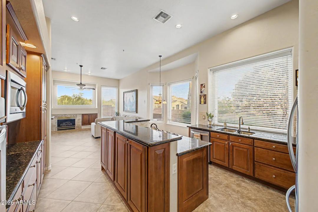 Real Estate Picture 18