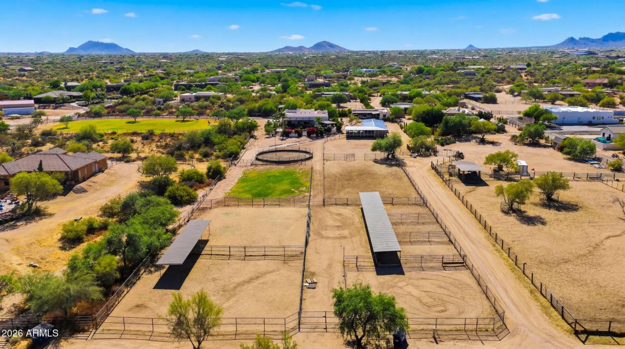 Real Estate Picture 50