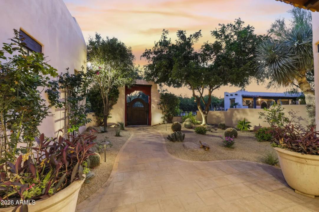 Real Estate Picture 10