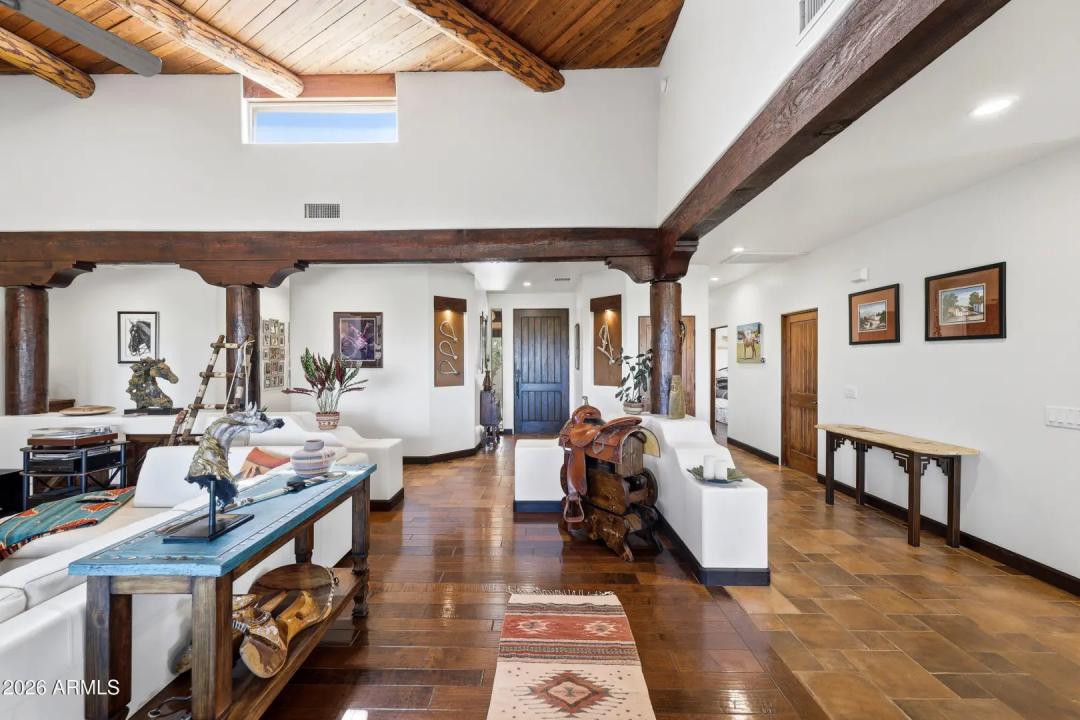 Real Estate Picture 14