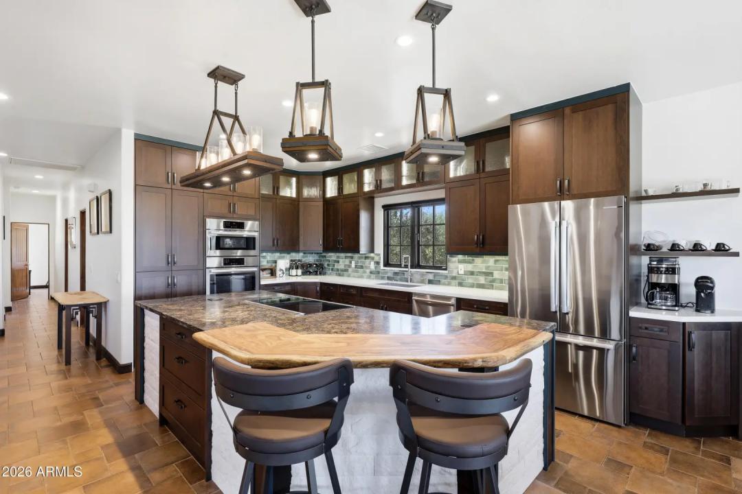 Real Estate Picture 17
