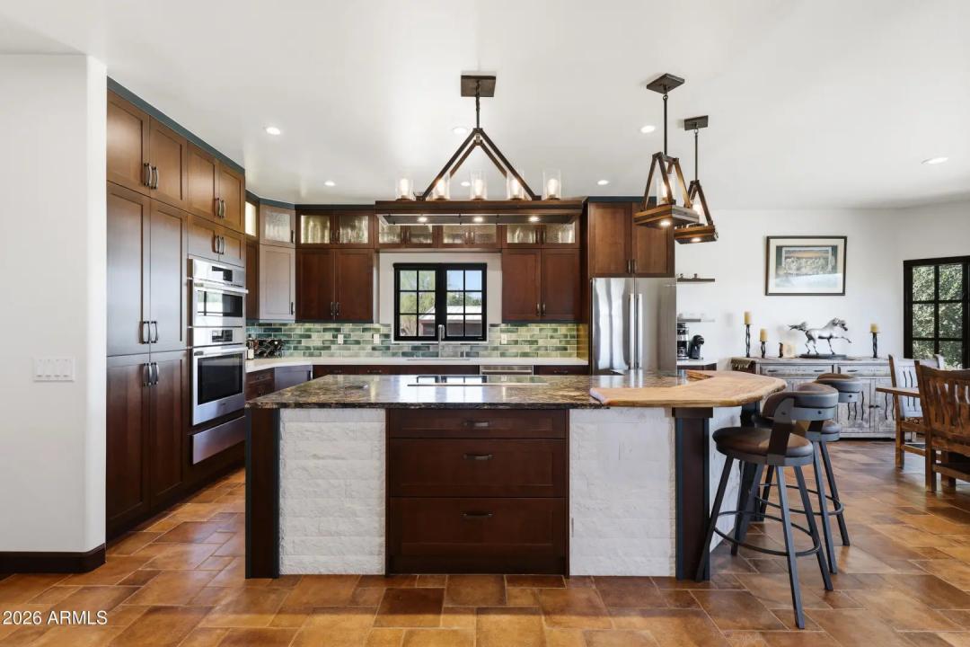 Real Estate Picture 16