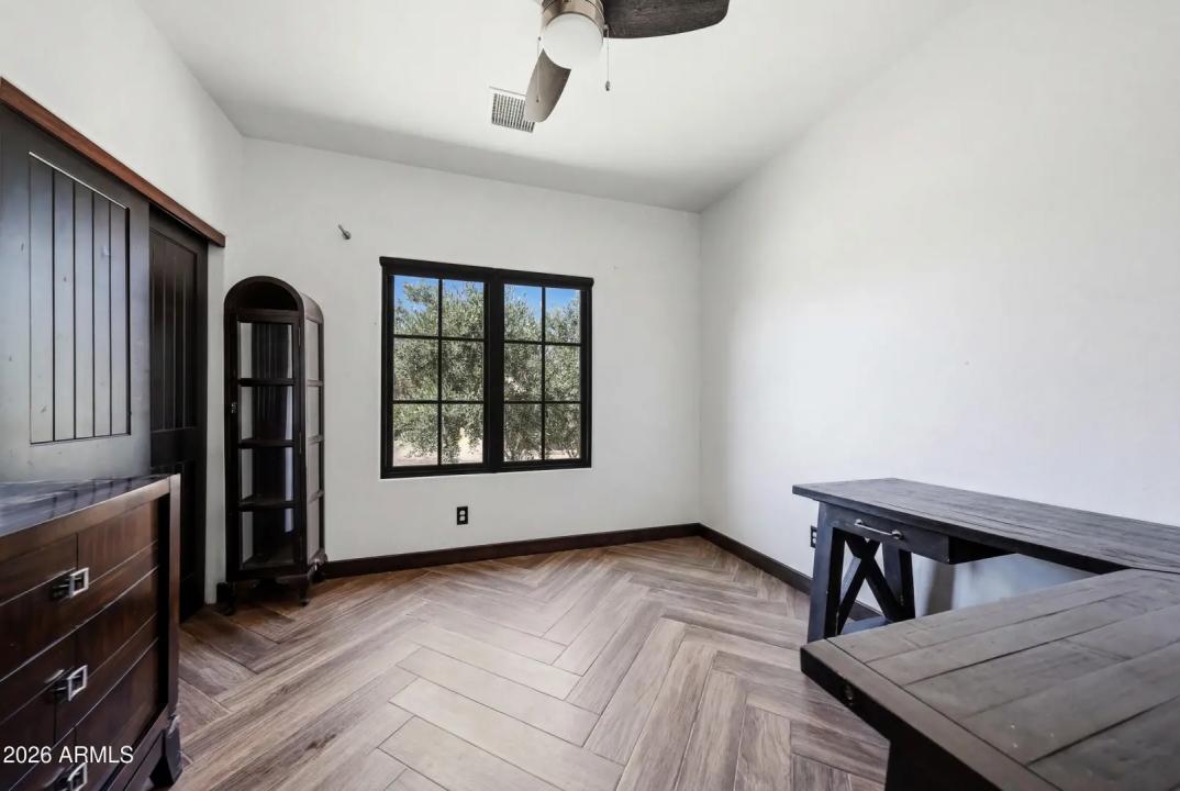 Real Estate Picture 30