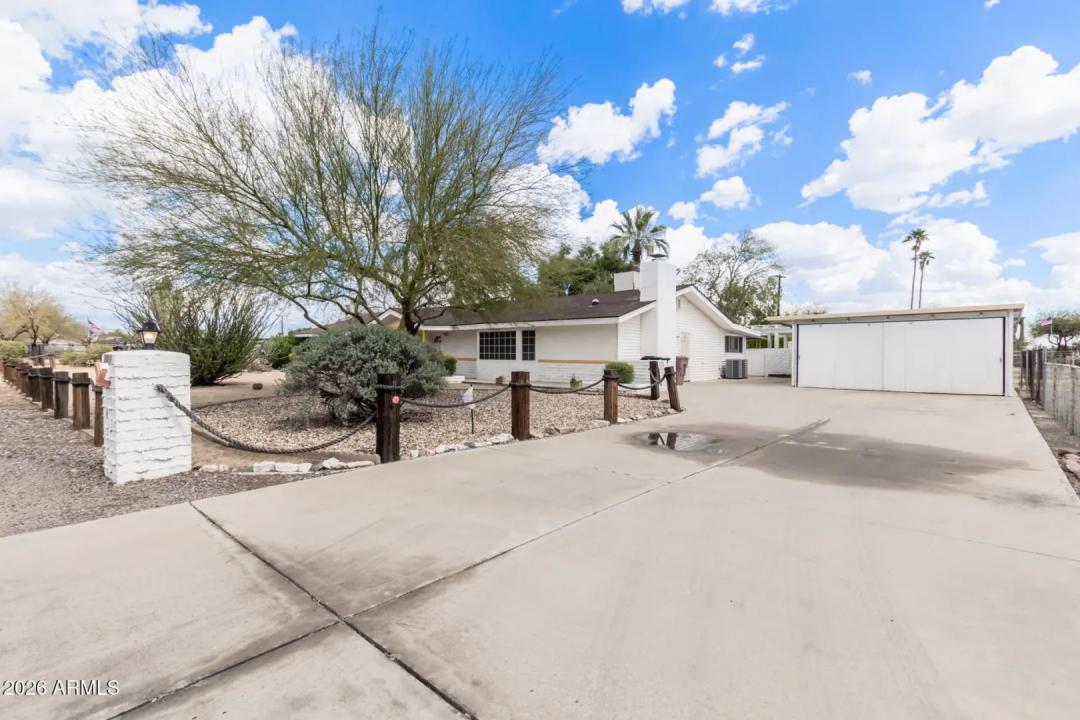 Real Estate Picture 5