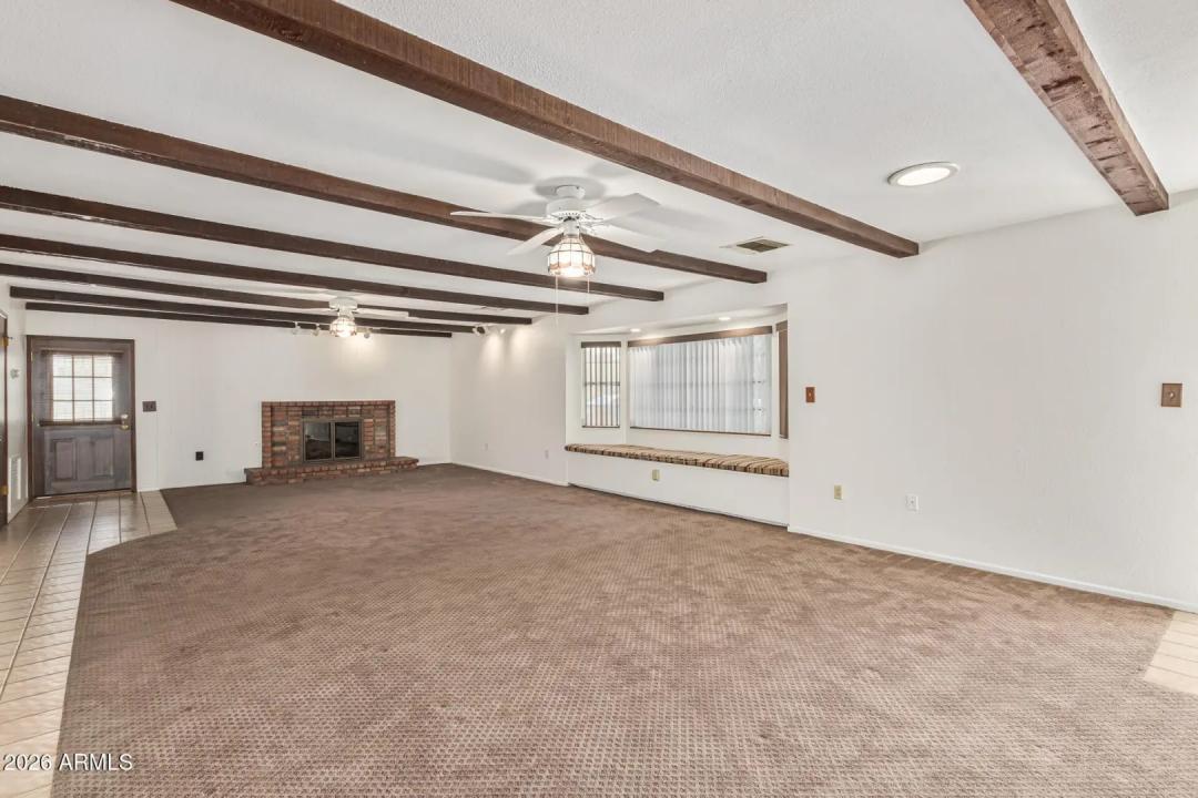 Real Estate Picture 8