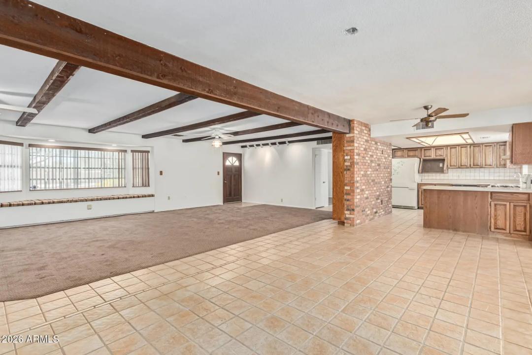 Real Estate Picture 11