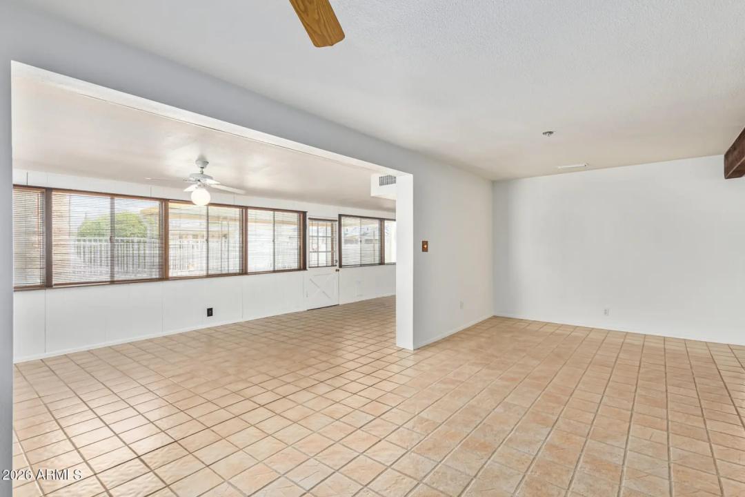 Real Estate Picture 12