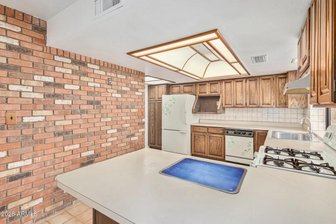 Real Estate Picture 15