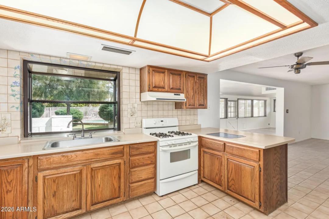 Real Estate Picture 17