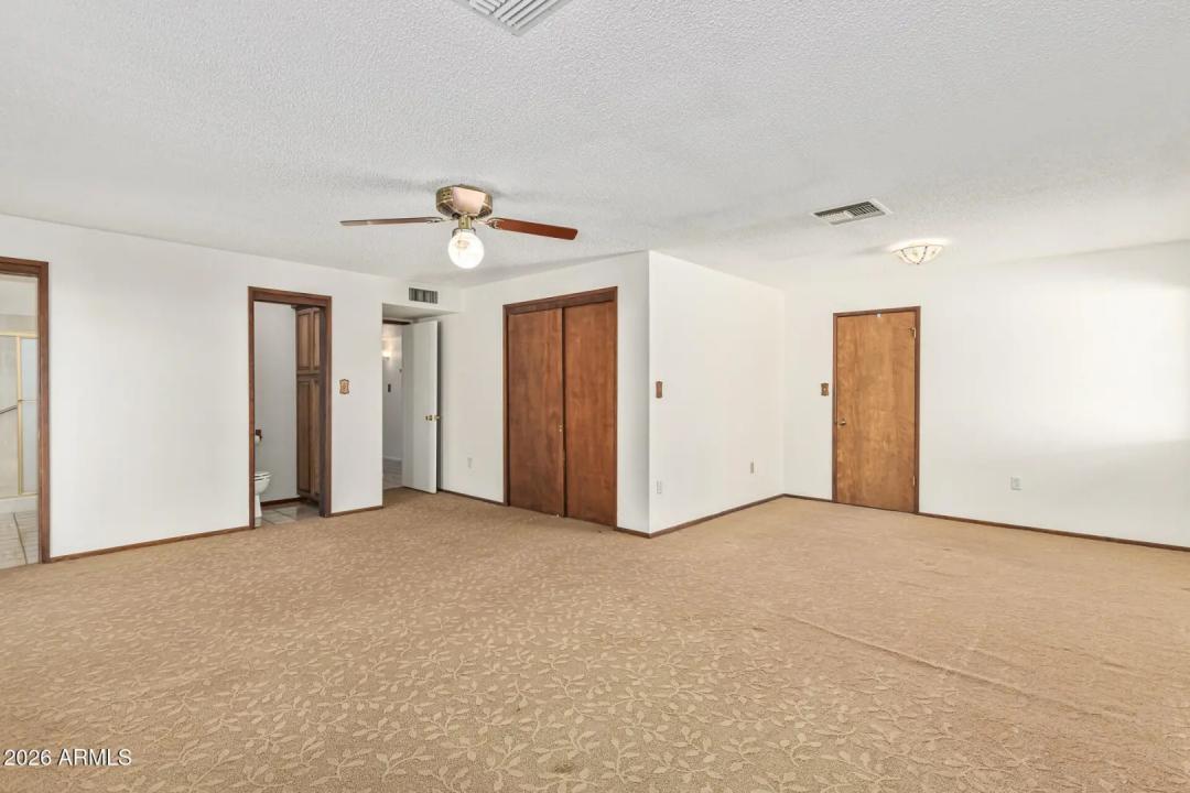 Real Estate Picture 18