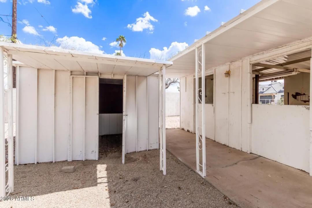 Real Estate Picture 33