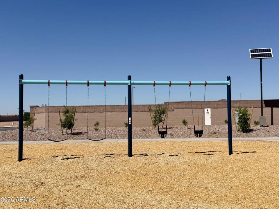 Real Estate Picture 10