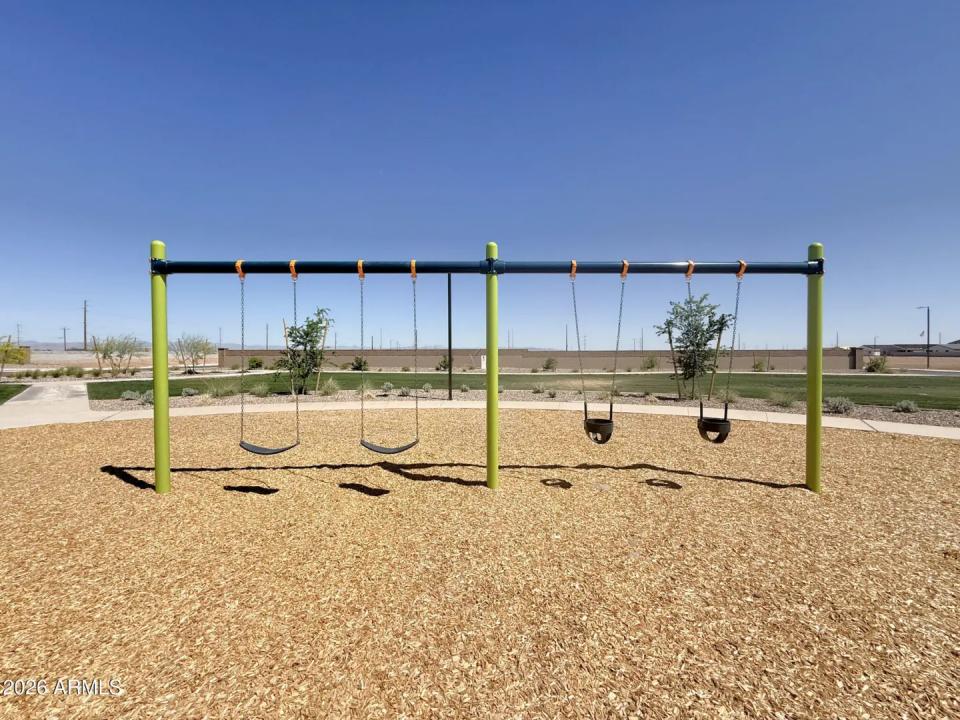 Real Estate Picture 11