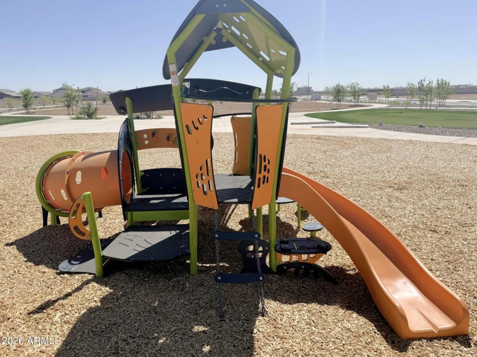 Real Estate Picture 15