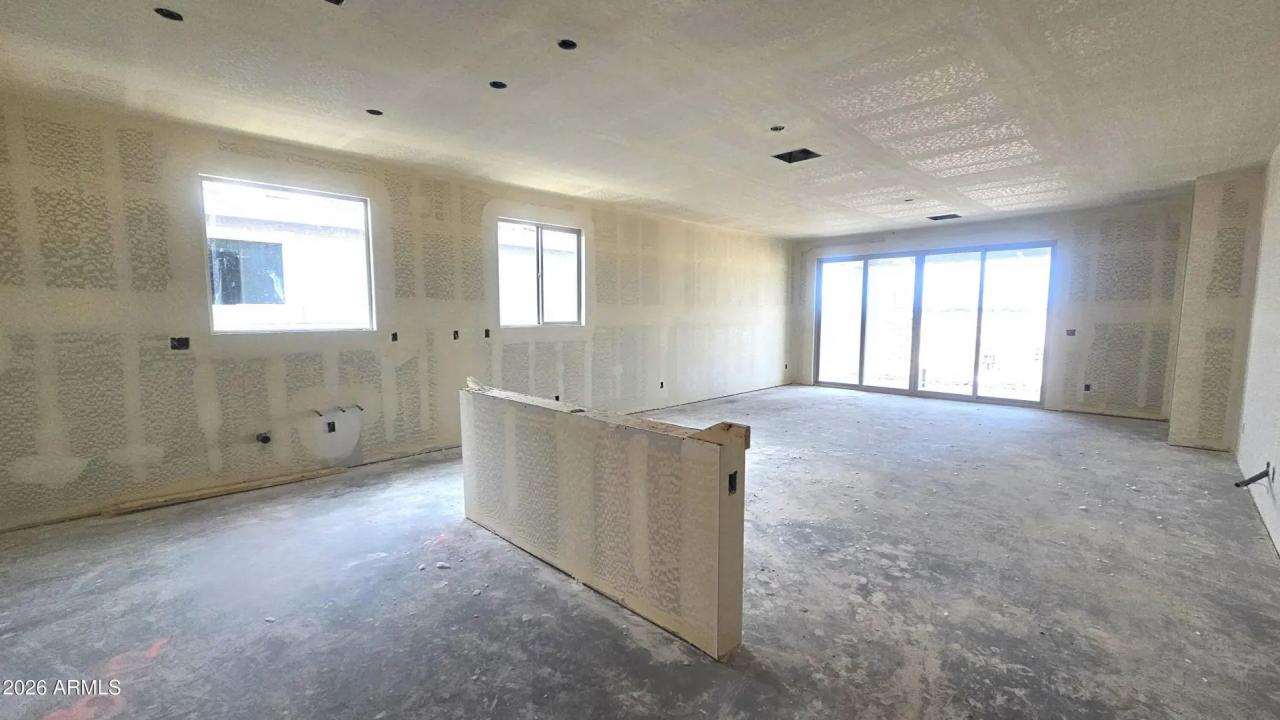 Real Estate Picture 4