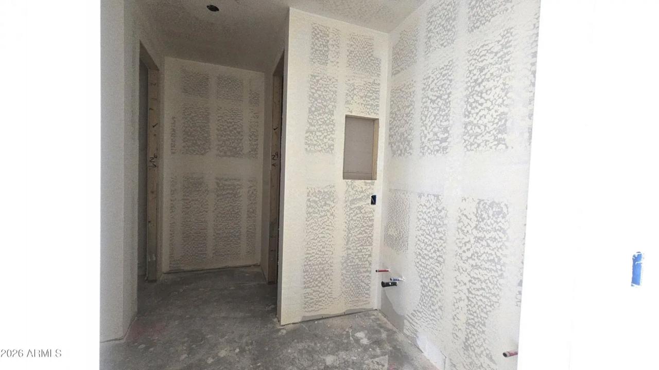 Real Estate Picture 6