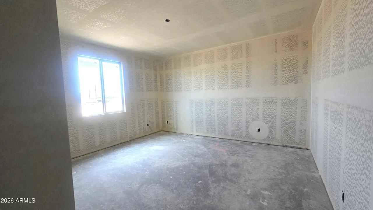 Real Estate Picture 7