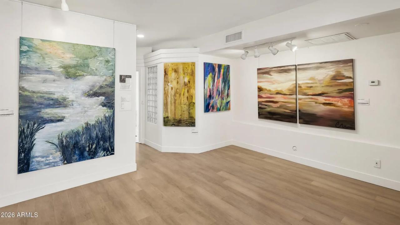 Real Estate Picture 4