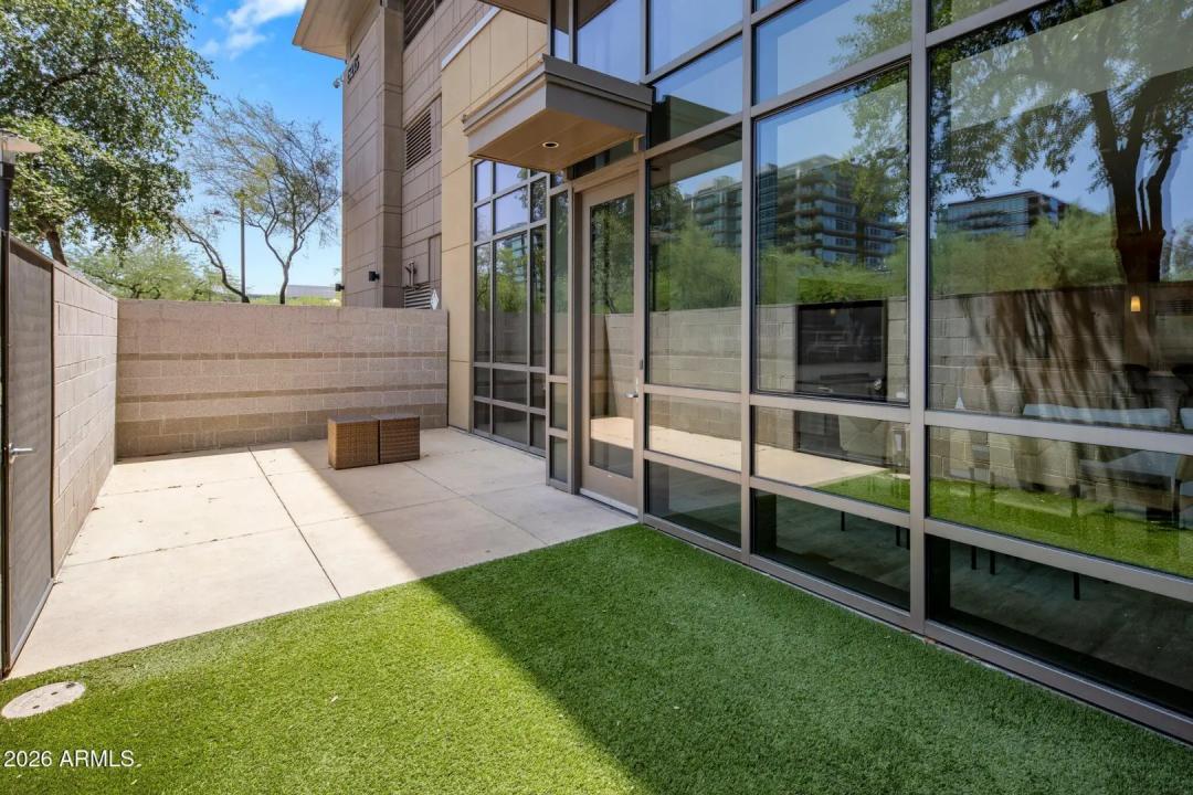 Real Estate Picture 7