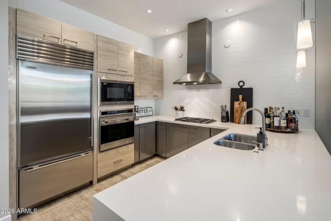 Real Estate Picture 10