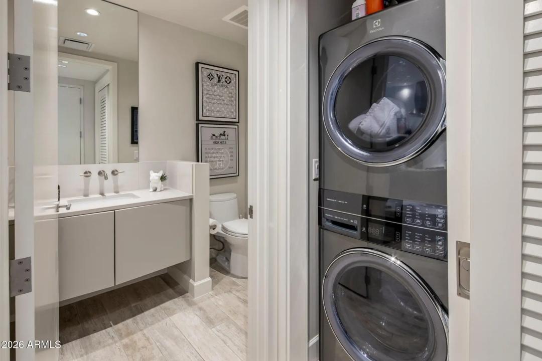 Real Estate Picture 13