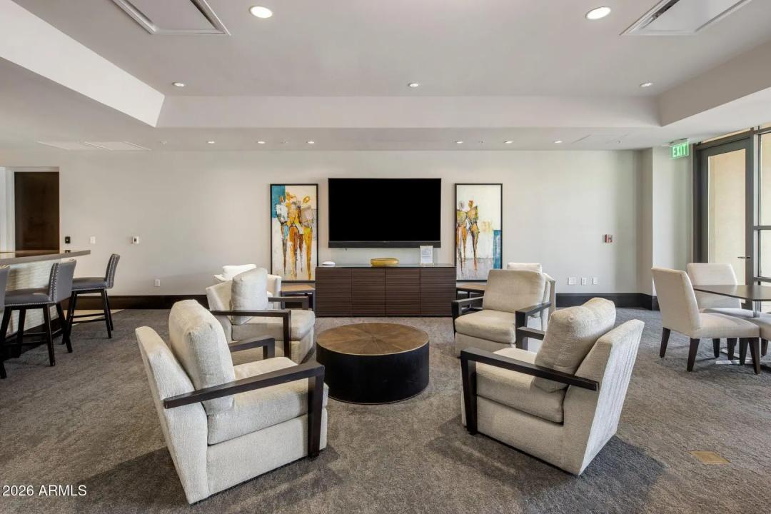 Real Estate Picture 16