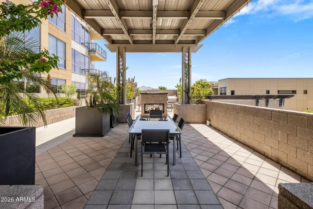 Real Estate Picture 18