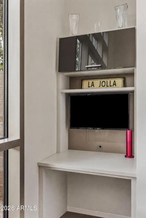 Real Estate Picture 18
